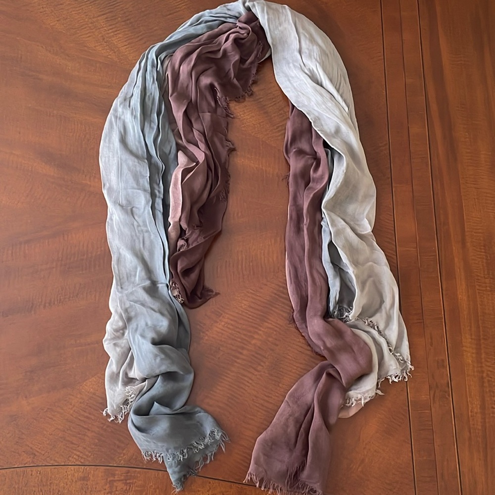 Tilo Scarf - Graduation - Picture 2 of 3